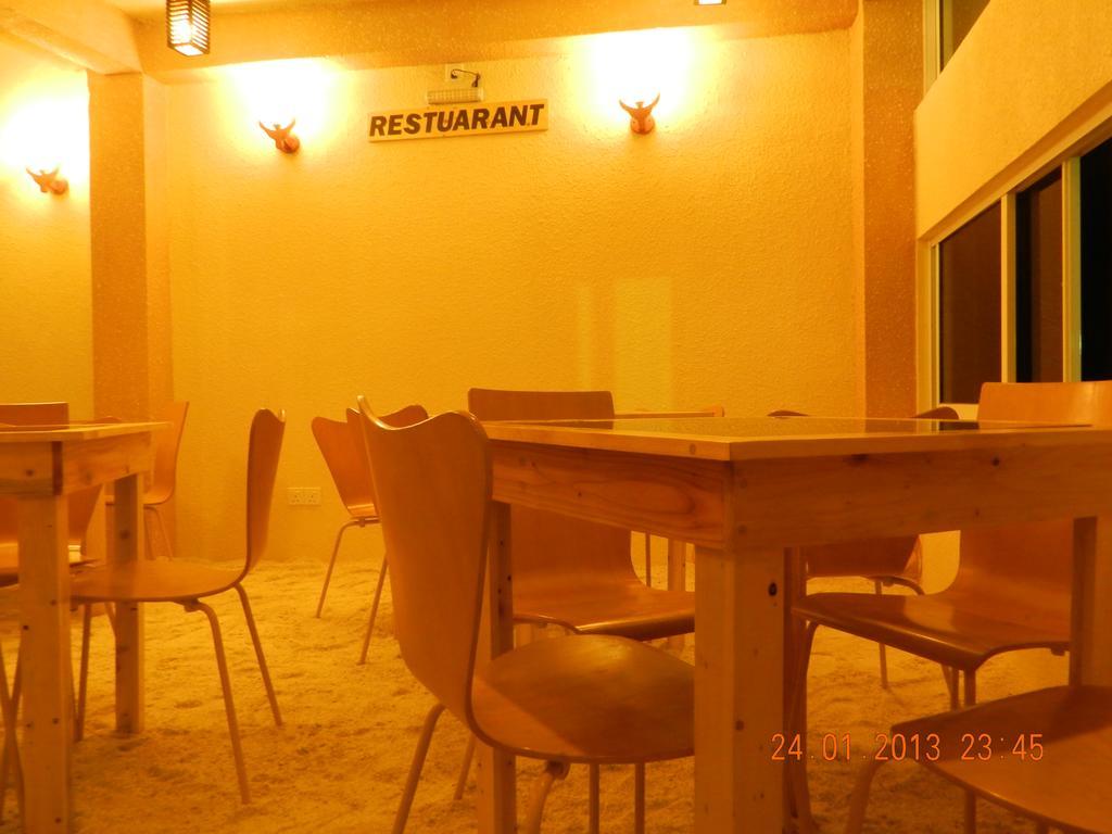 Arora Inn Maafushi Exterior foto